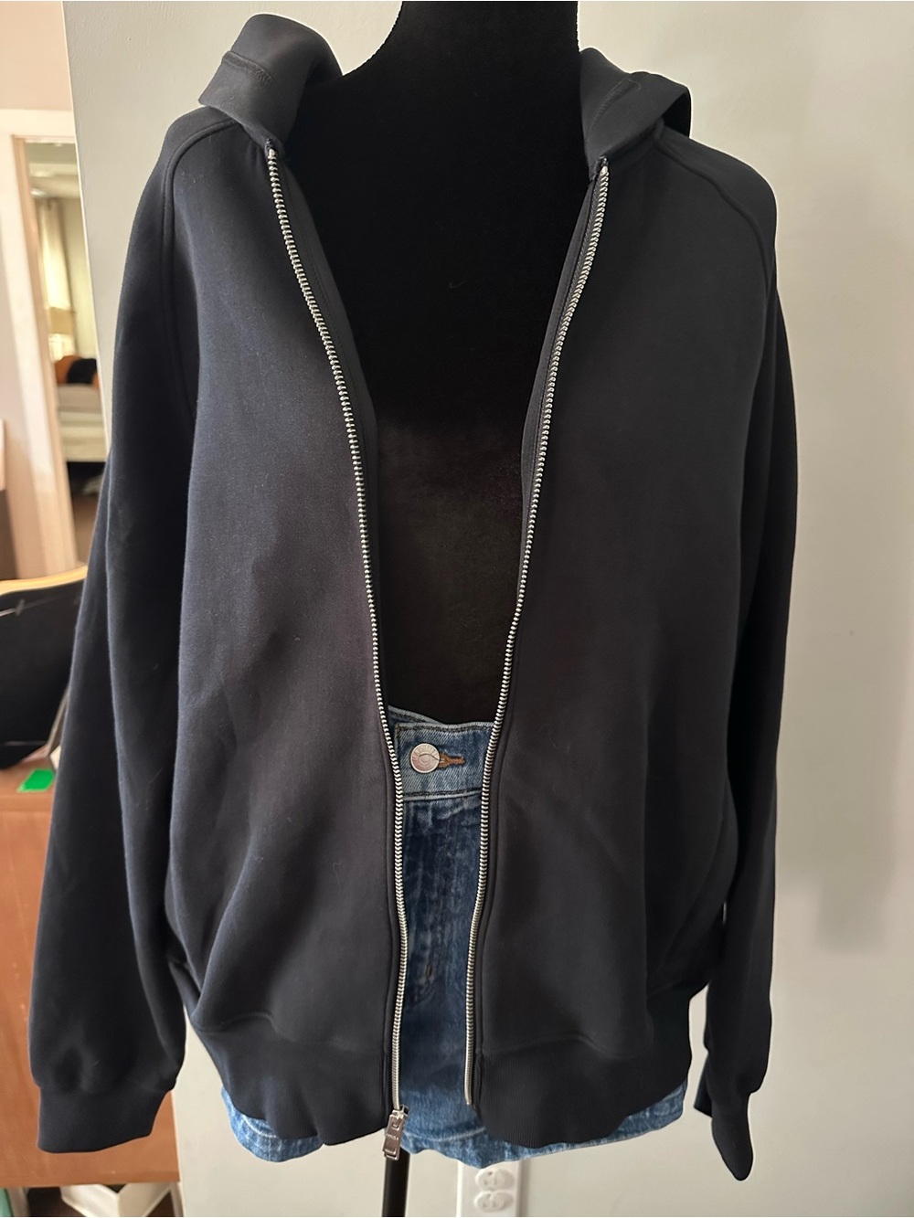YPB Abercrombie and Fitxh Black Zip-Up Hoodie Sweater
